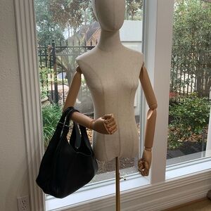 Bottega Veneta Campana hobo bag
Amazing leather quality. Great condition.